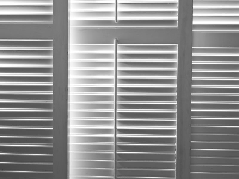 Shutter Reattachment in Kansas City, KS